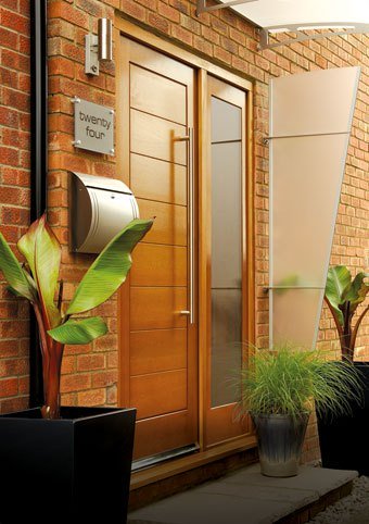 Modena Oak Front Door with Sidelight